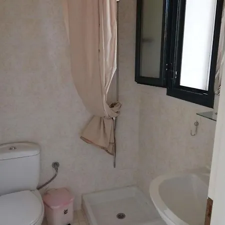 Anna's * أرغوستولي